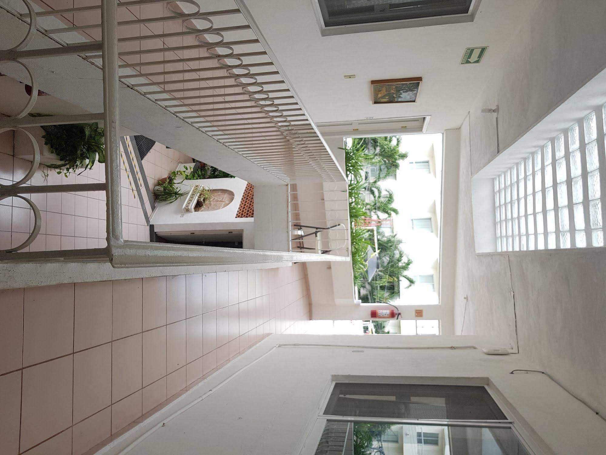 Hotel Suites Le Monde Cancun Bagian luar foto