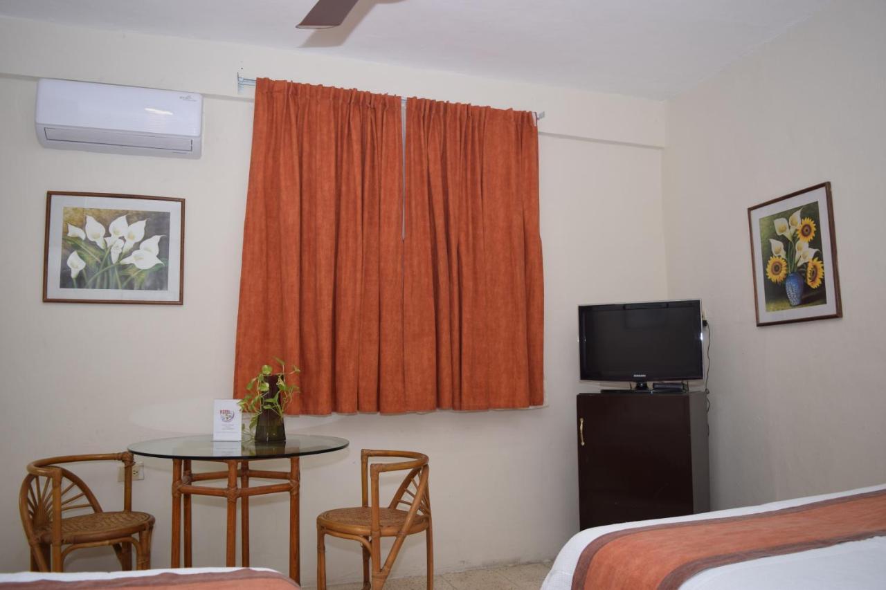 Hotel Suites Le Monde Cancun Bagian luar foto