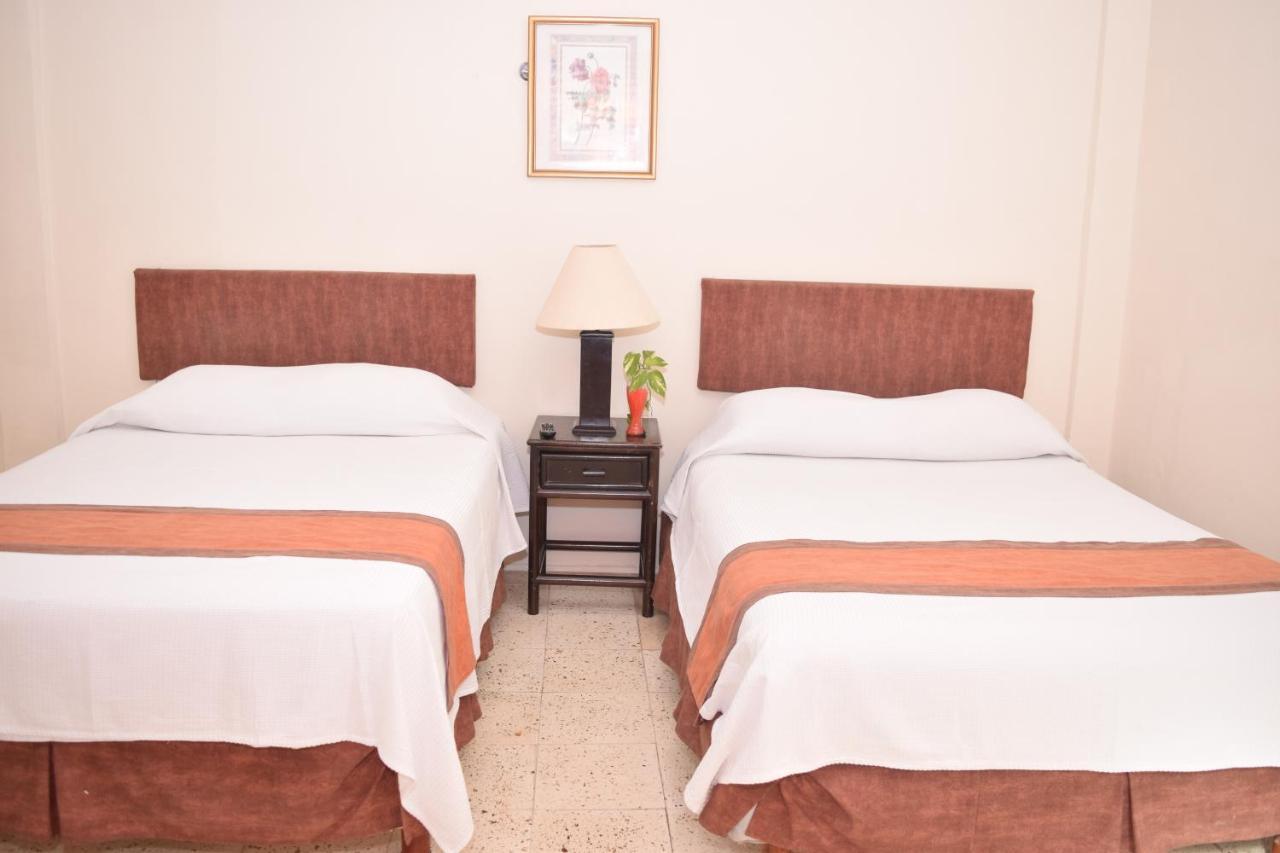 Hotel Suites Le Monde Cancun Bagian luar foto